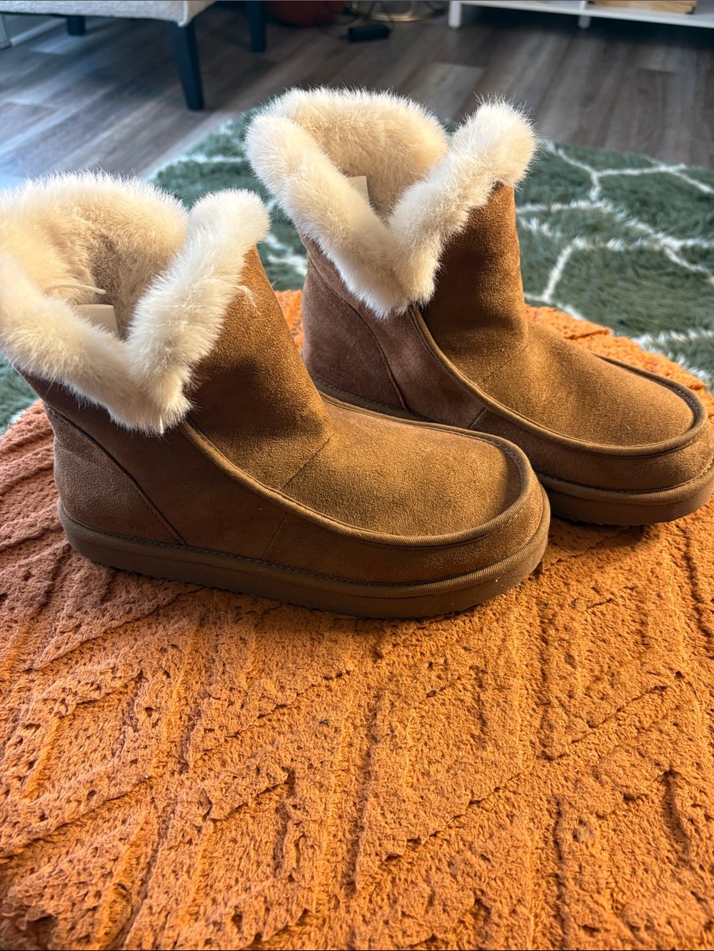 American Eagle Outfitters Tan Suede Faux-Fur Lined Ankle Booties